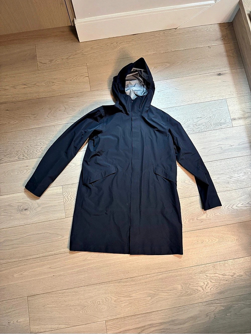 Arc'teryx Andra Coat Women's Waterproof Hooded Coat Black Size Large
